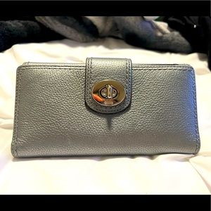 coach women's turn lock leather wallet - Silver
